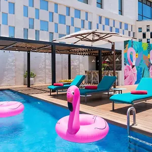 https://nh-cancun-airport.quintano-roohotels.com
