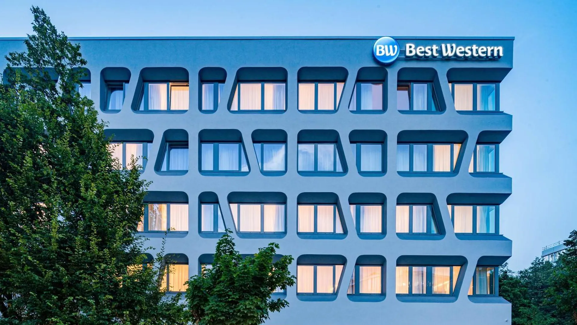 Best Western Hotel Arabellapark Muenchen 3*, ミュンヘン